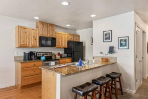 Charming Private Twnhome w/ Large Fenced Yard (58)